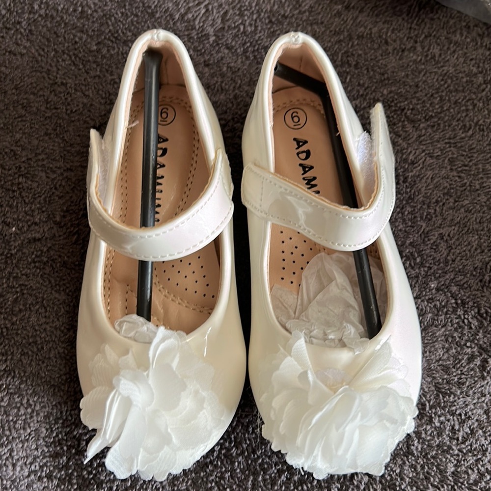 Little girl Patent leather Mary Janes